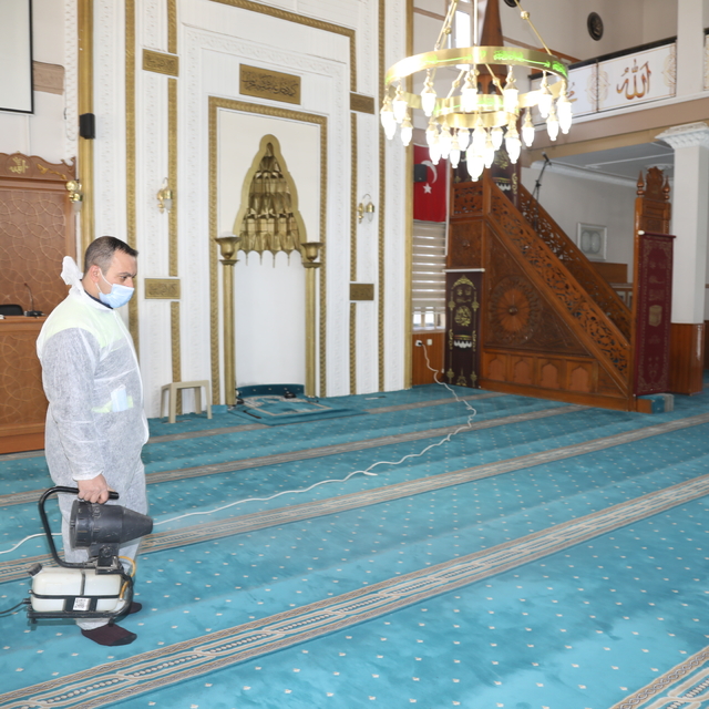 Çubuk'ta ramazan öncesi camiler dezenfekte edildi