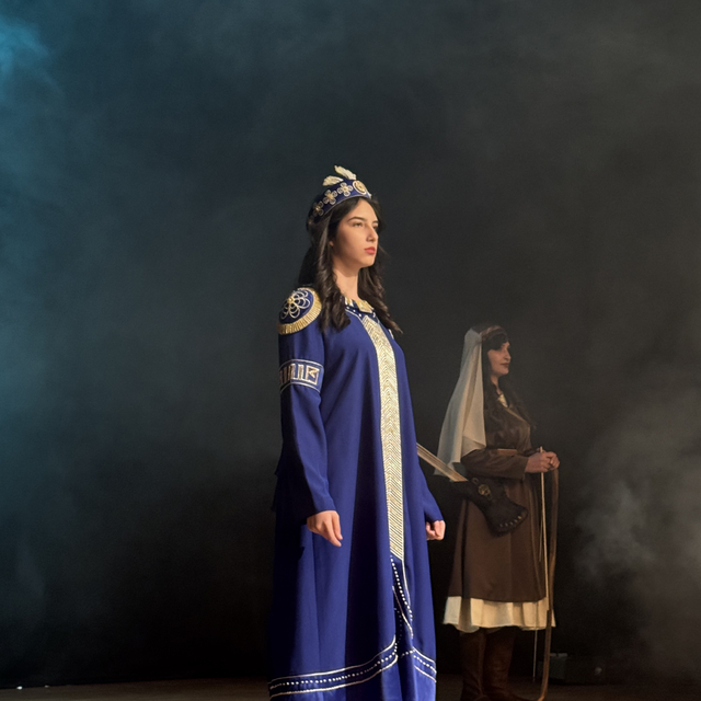 Kayseri Olgunlaşma Enstitüsünce Selçuklu kıyafetlerinden oluşan defile düze...