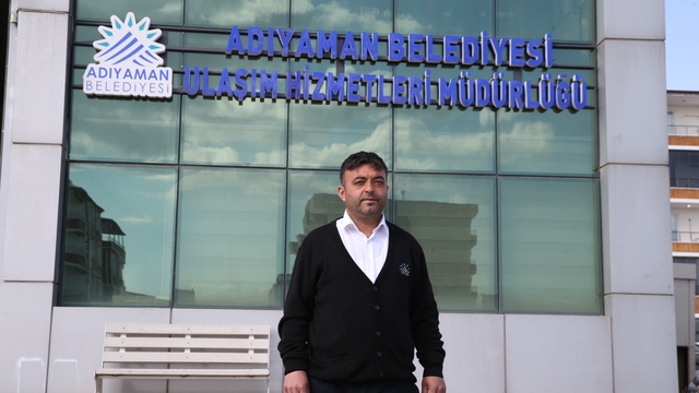 Adıyaman'da halk otobüsü şoförü fenalaşan yolcuyu hastaneye yetiştirdi