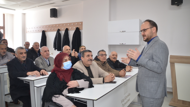 Muş'ta "60+ Tazelenme Üniversitesi" akademik yılı törenle başladı