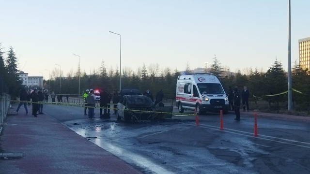 Konya'da araçta çıkan yangında bir bebek ve kadın öldü, 2 kişi yaralandı