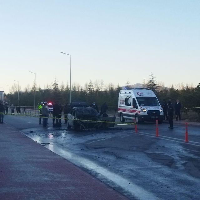 Konya'da araçta çıkan yangında bir bebek ve kadın öldü, 2 kişi yaralandı