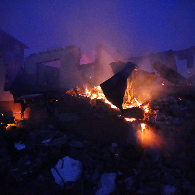 Kastamonu'da çıkan yangında 3 ev kullanılamaz hale geldi, 50 hayvan telef o...