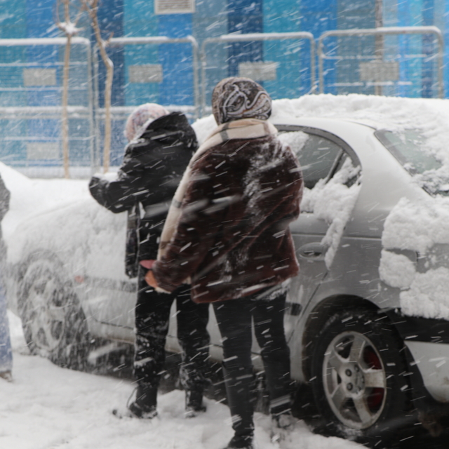 Van'ın 3 ilçesinde eğitime 'kar' engeli (2)