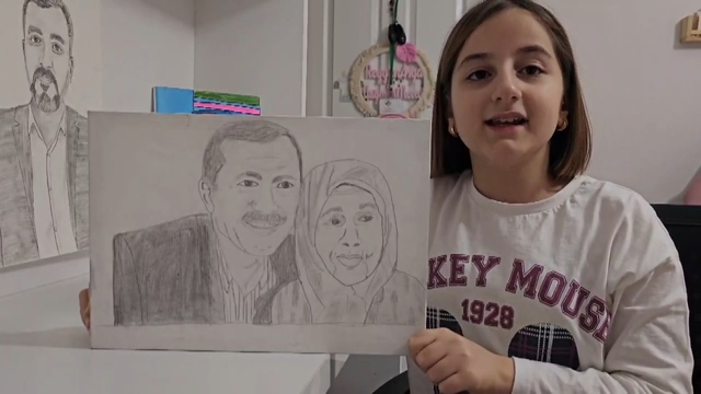 Ailesi 3 yaşındayken resim yeteneğini keşfetti, 6 yılda 50'den fazla karakalem çalışması yaptı