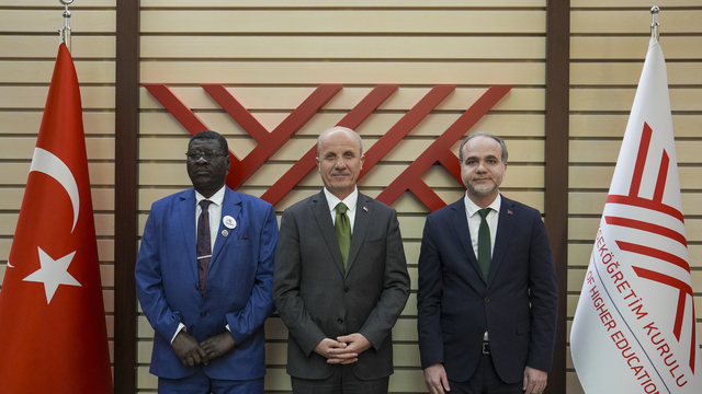 Türkiye, iç savaş nedeniyle eğitimleri yarıda kalan Sudanlı öğrencilere umut oldu