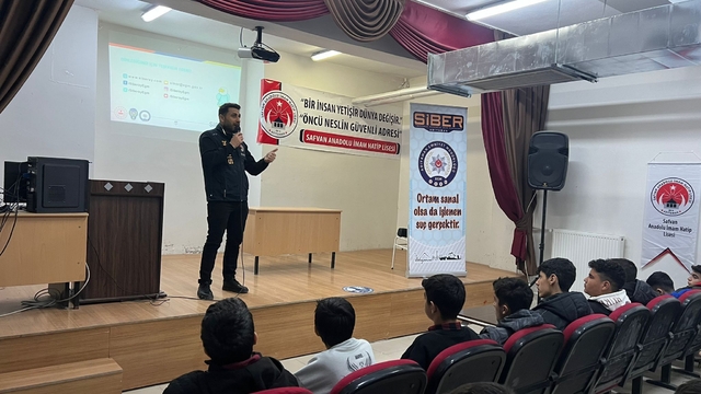 Adıyaman'da öğrencilere siber güvenlik semineri verildi
