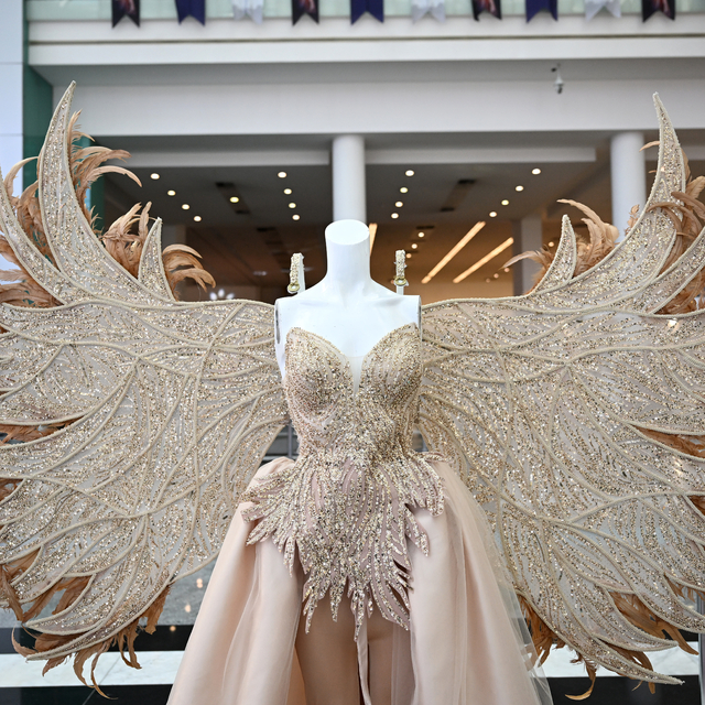 Ankara Uluslararası Hazır Giyim ve Moda Fuarı ziyaretçilerini ağırlamayı sü...