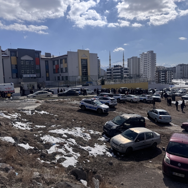 Kayseri'de boşandığı eşini silahla öldüren kişi intihar etti