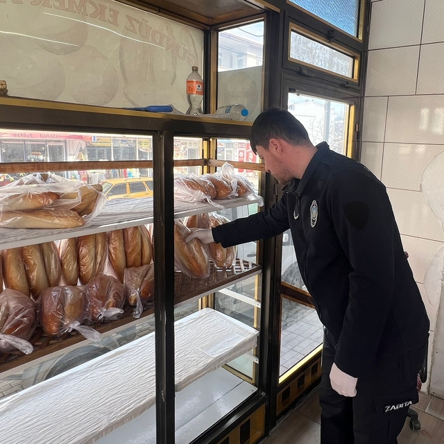 Saraydüzü'nde zabıtadan market ve fırın denetimi