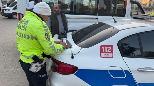 Kadirli'de öğrenci taşıyan servis araçları denetlendi