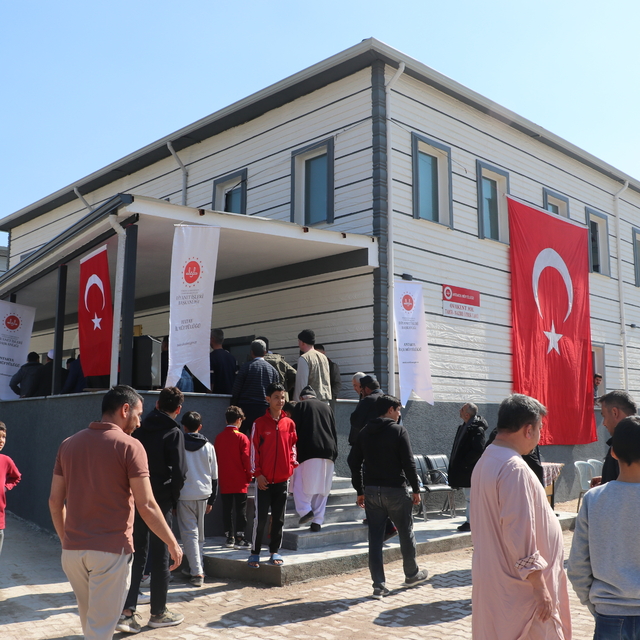 Hatay'da depremde yıkılan caminin yerine yenisi yapıldı