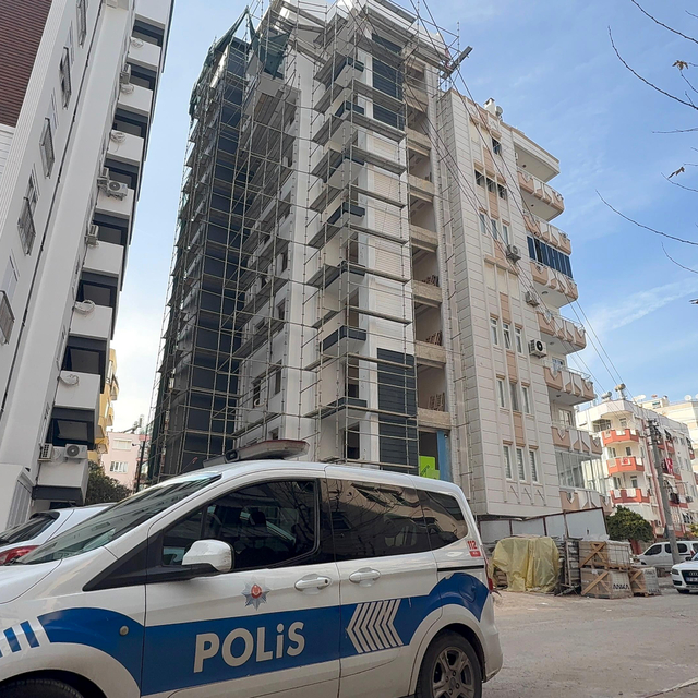 İnşaatın 7'nci katından düşerek öldü