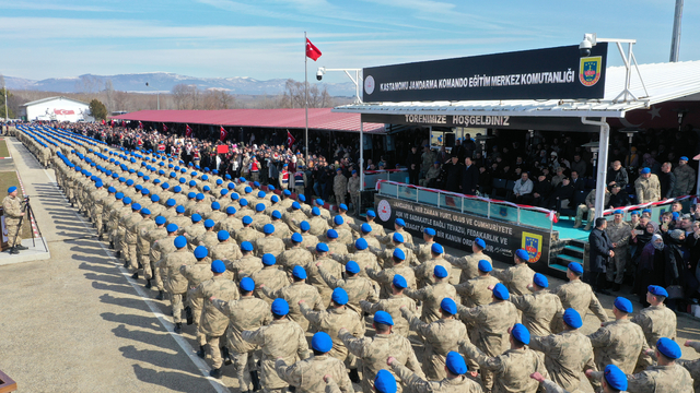 Kastamonu'da eğitimlerini tamamlayan uzman erbaşlar yemin etti