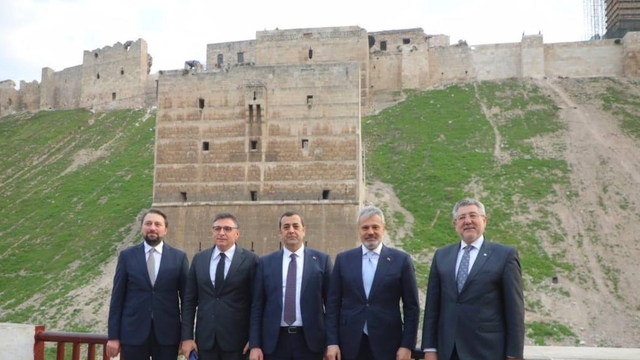 Hatay Büyükşehir Belediye Başkanı Öntürk, Suriye'de ziyaretlerde bulundu