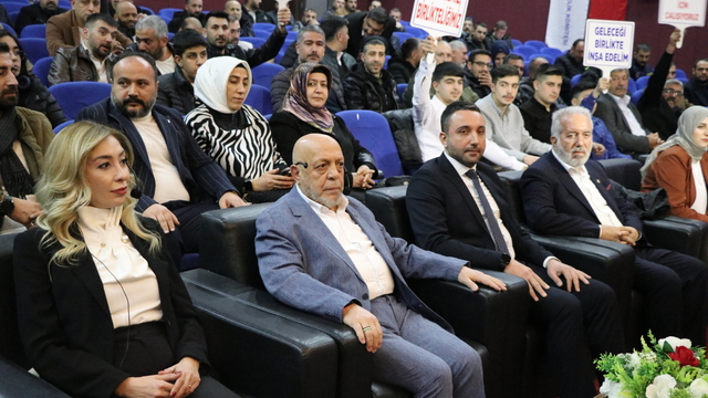 HAK-İŞ Genel Başkanı Arslan'dan terör örgütü PKK'nın silah bırakmasına yönelik çağrıya ilişkin açıklama: