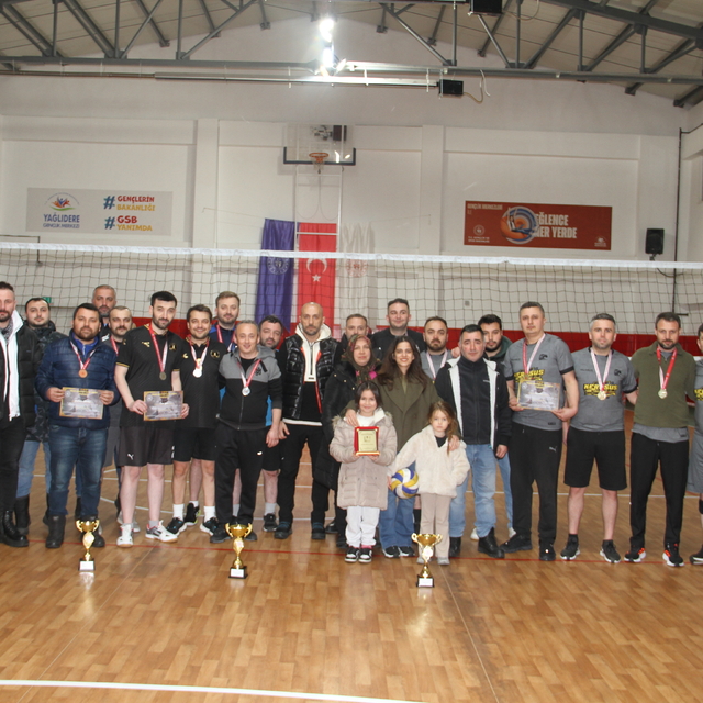 Yağlıdere'de Saruhan Bolat Voleybol Turnuvası sona erdi