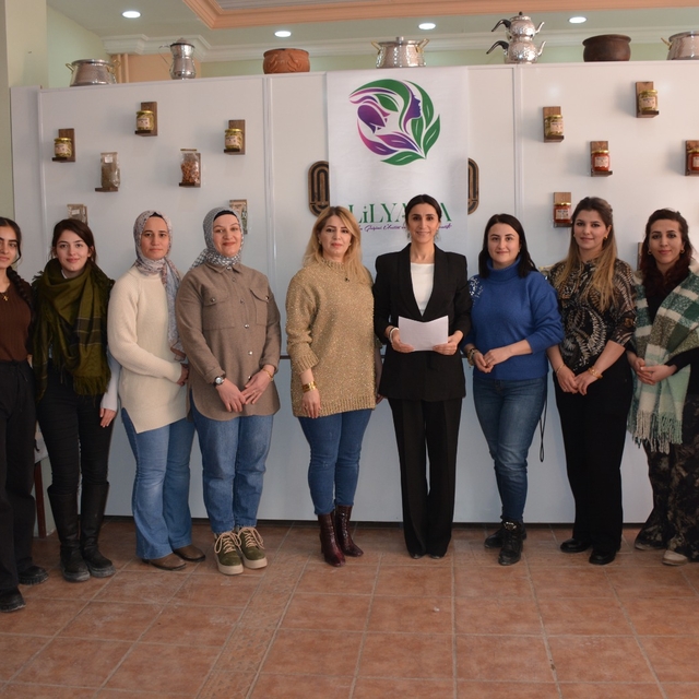 Kooperatif bünyesinde birleşen Hakkarili kadınlar, ödül almanın sevincini y...