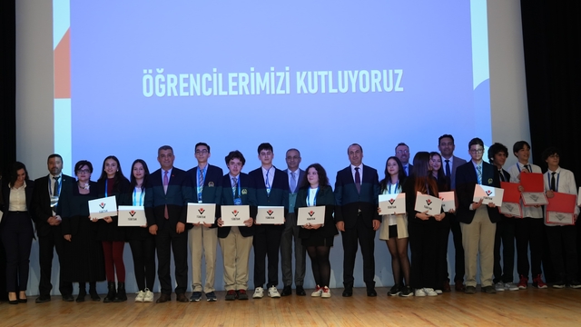 İzmir'de liseler arası proje yarışmasının bölge finali yapıldı