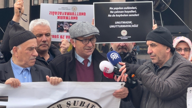 28 Şubat mağdurları Ankara Adliyesi önünde bir araya geldi