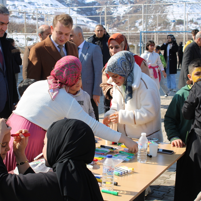 Malatya'da öğrenciler geleneksel oyunlarla buluştu