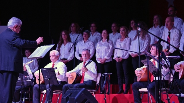 Kumluca Türk Halk Müziği Topluluğu konser verdi