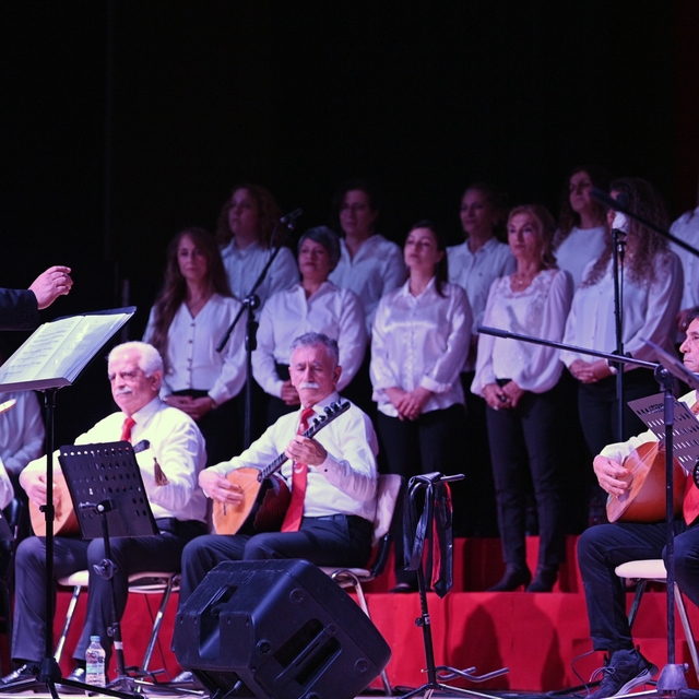 Kumluca Türk Halk Müziği Topluluğu konser verdi
