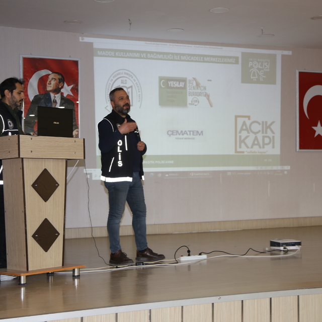 Halkapınar'da "En İyi Narkotik Polisi Anne Projesi" anlatıldı