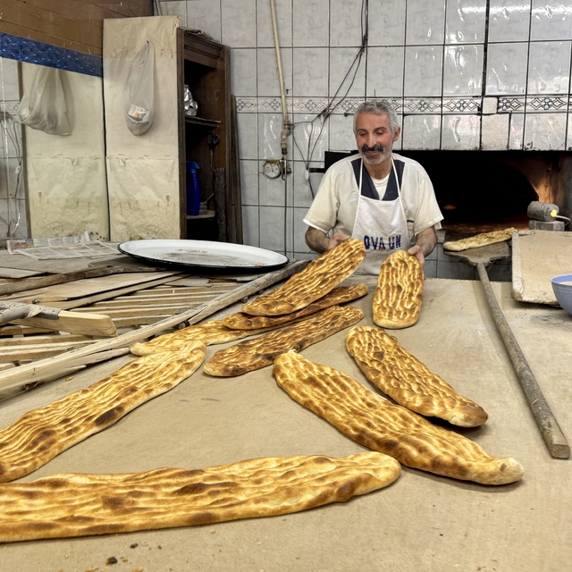 Kırşehir'de ramazan pideleri ilk sahur için fırınlarda yerini aldı