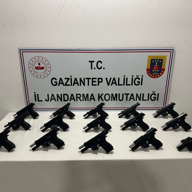 Gaziantep'te silah kaçakçılığı operasyonunda yakalanan 3 zanlı tutuklandı