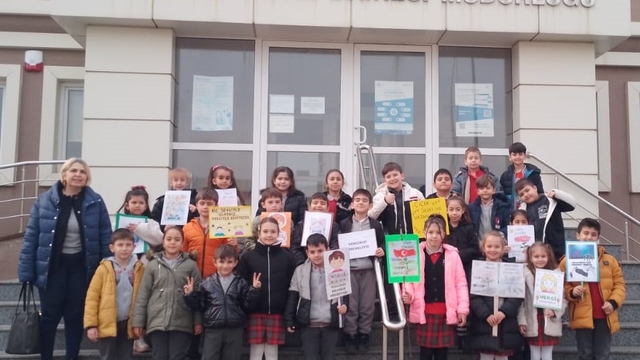 Gelibolu'da öğrenciler Vergi Haftası'nı kutladı