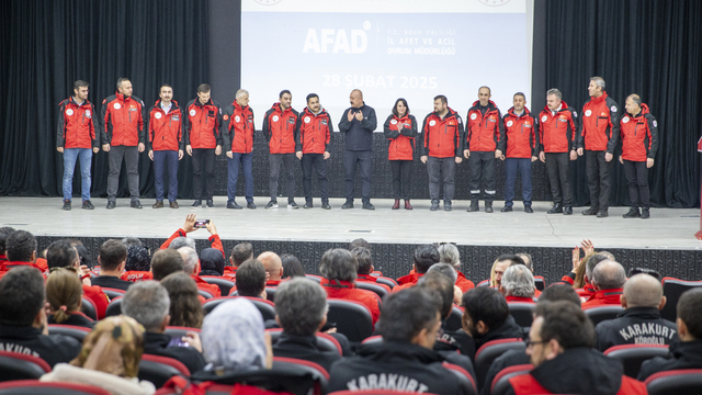 Bolu'da akredite arama kurtarma derneklerine armaları verildi
