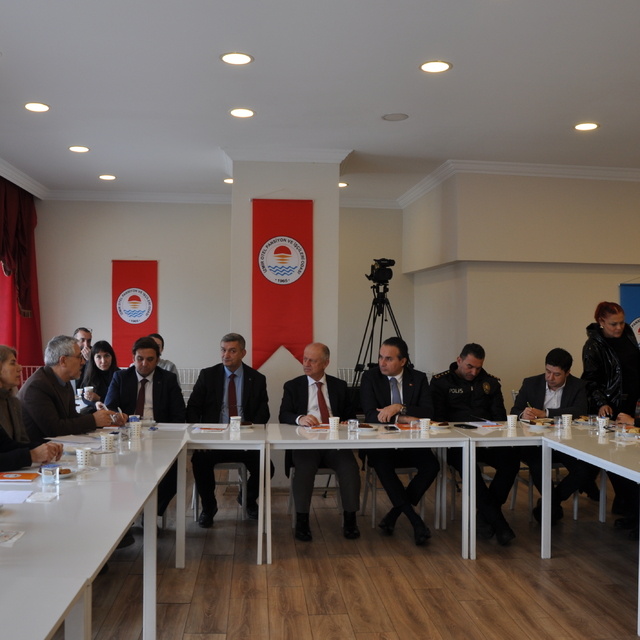 İzmir'de "Basmane iyileştirme toplantısı" düzenlendi