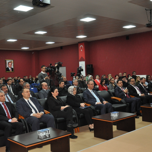 Kütahya'da tarihi çarşı, "Sokak Sağlıklaştırma Projesi" ile turizme kazandı...