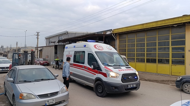 Tadilat sırasında çatıdan düşen iş yeri sahibi ağır yaralandı