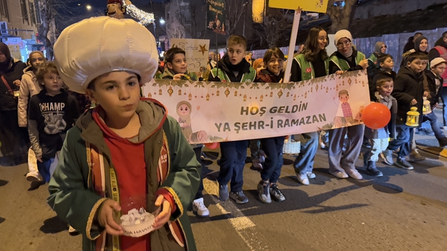Tekirdağ'da ramazan fener alayıyla karşılandı