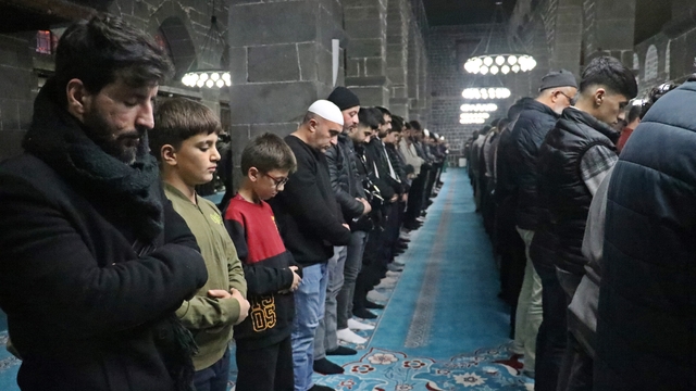 Diyarbakır'da ramazan ayının ilk teravih namazı kılındı