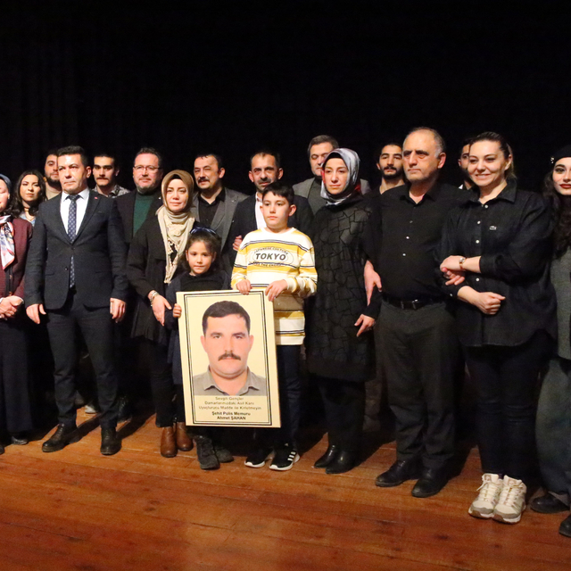 Kastamonu'da "Kelepçe" isimli tiyatro oyunu sahnelendi