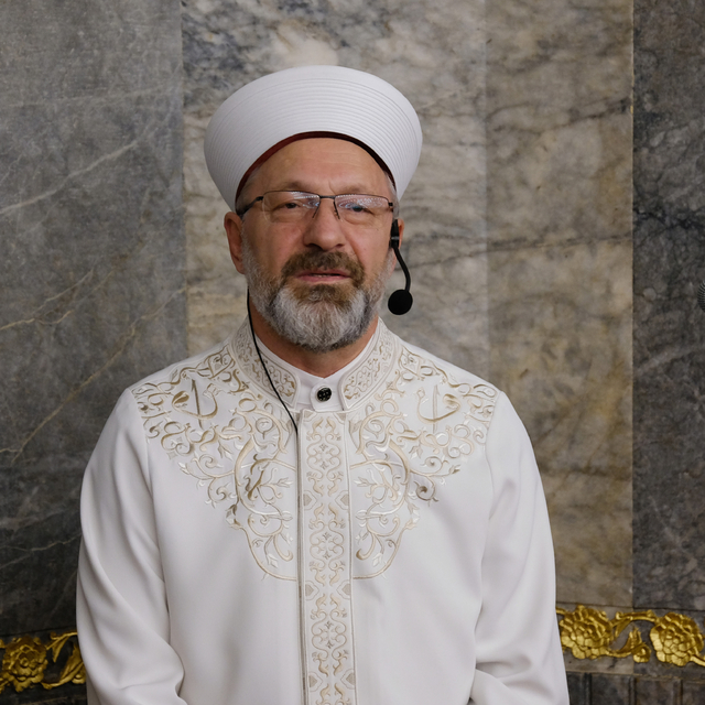 Diyanet İşleri Başkanı Erbaş: Aşırı uçlara giden arkadaşlarınızı uyarın (2)