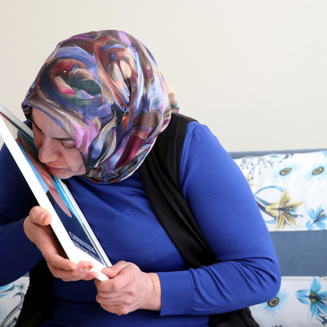 DEM Parti önünde evlat eylemindeki anne: Silahlar bırakılırsa çocuklarımıza...