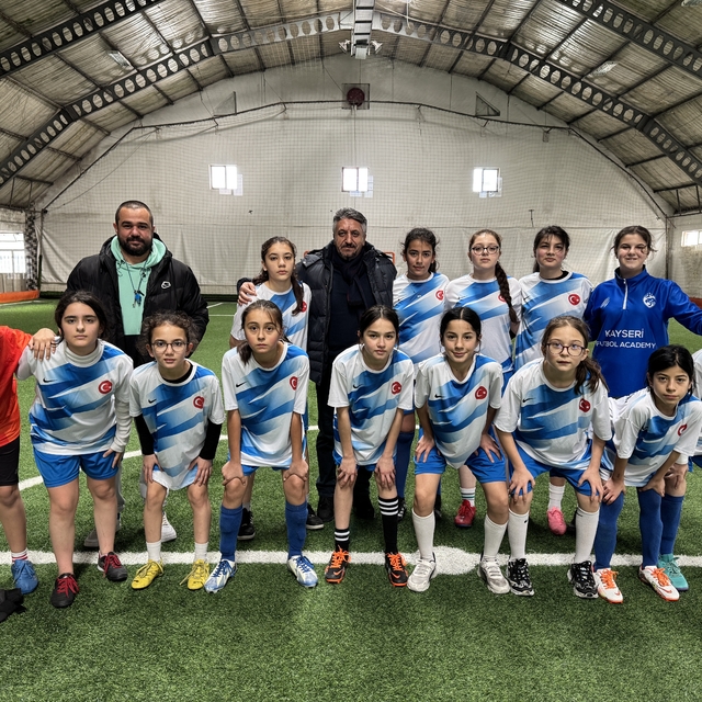 Namağlup şampiyon kızların hayali, milli takım forması