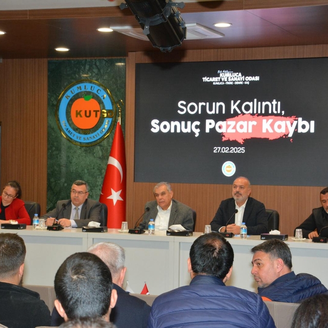 Kumluca'da yaş sebze ve meyve sektörüne yönelik toplantı düzenlendi