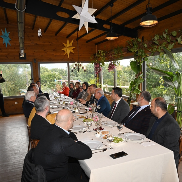 Antalya'da coğrafi işaretli ürünlerin gastronomi turizmine kazandırılması g...