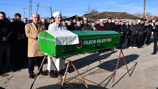 AK Parti'li Yağcı'nın vefat eden babası Bilecik'te son yolculuğuna uğurlandı