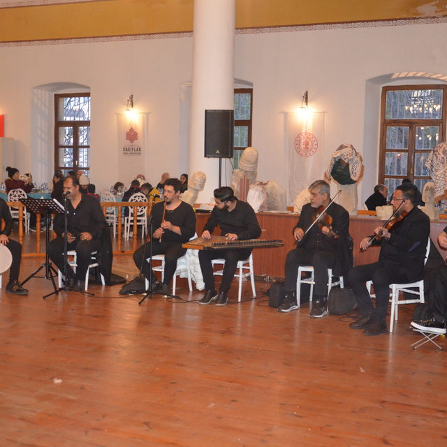 Gelibolu Mevlevihanesi'nde iftar programı gerçekleştirildi