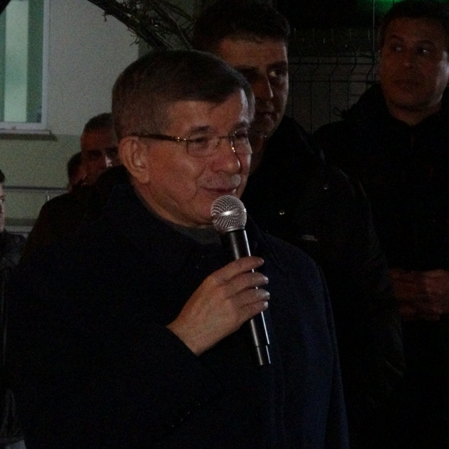 Davutoğlu: Mescid-i Aksa, bu sene Kadir Gecesi'ni mahsun karşılayacak