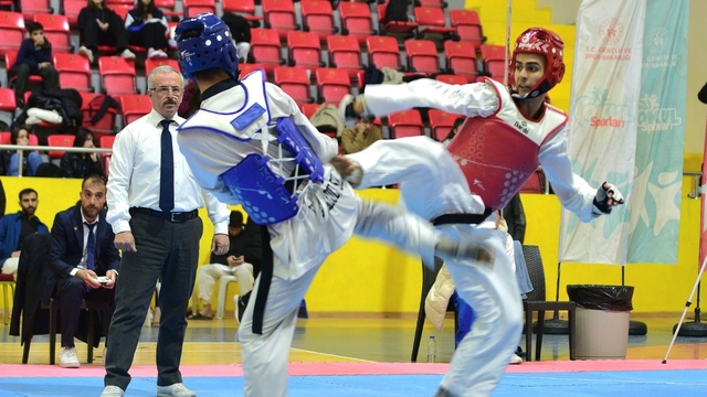 Okul Sporları Gençler Tekvando Grup Müsabakaları Osmaniye'de başladı