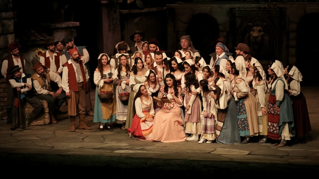 193 yıllık zengin kız fakir oğlan hikayesi "Aşk İksiri" prömiyer yaptı