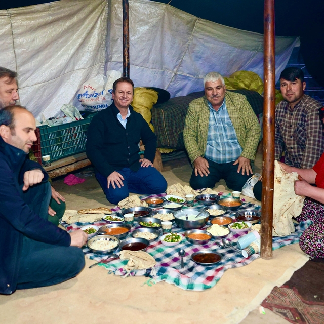 Gülnar Belediye Başkanı Önge, Yörüklerle iftar yaptı
