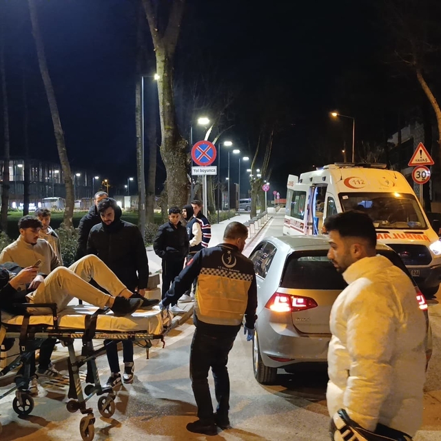 İnegöl'de otomobille çarpışan motosikletli yaralandı